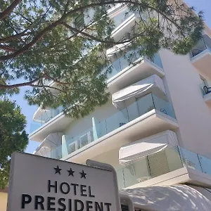 3* Hotel President